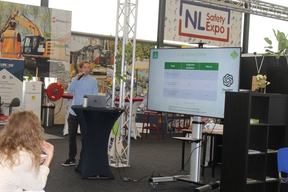 20251021_Jan.JPG (107 KB)