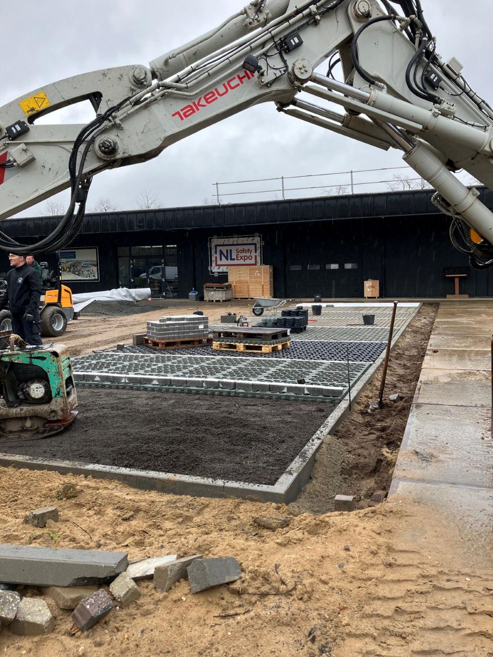 20260416_Parkeerplaats2.JPG (310 KB)