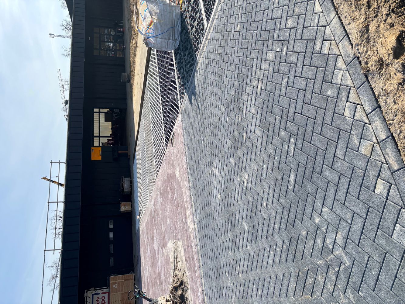 20260416_Parkeerplaats7.jpg (384 KB)