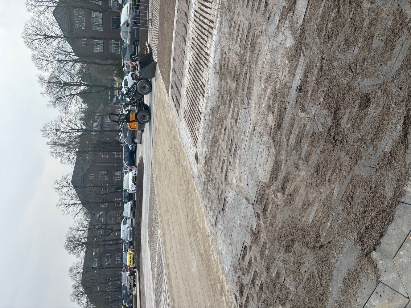 20260416_Parkeerplaats9.jpg (381 KB)